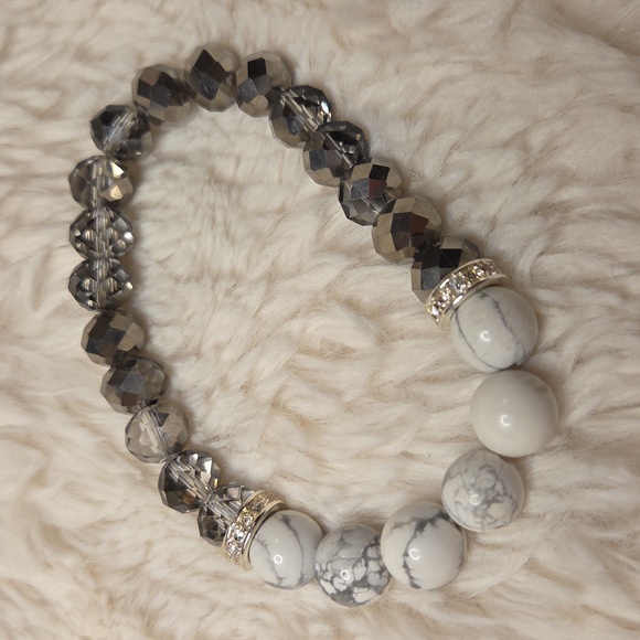 Jewelry - Marbled Beaded Bracelet with Silver Accents